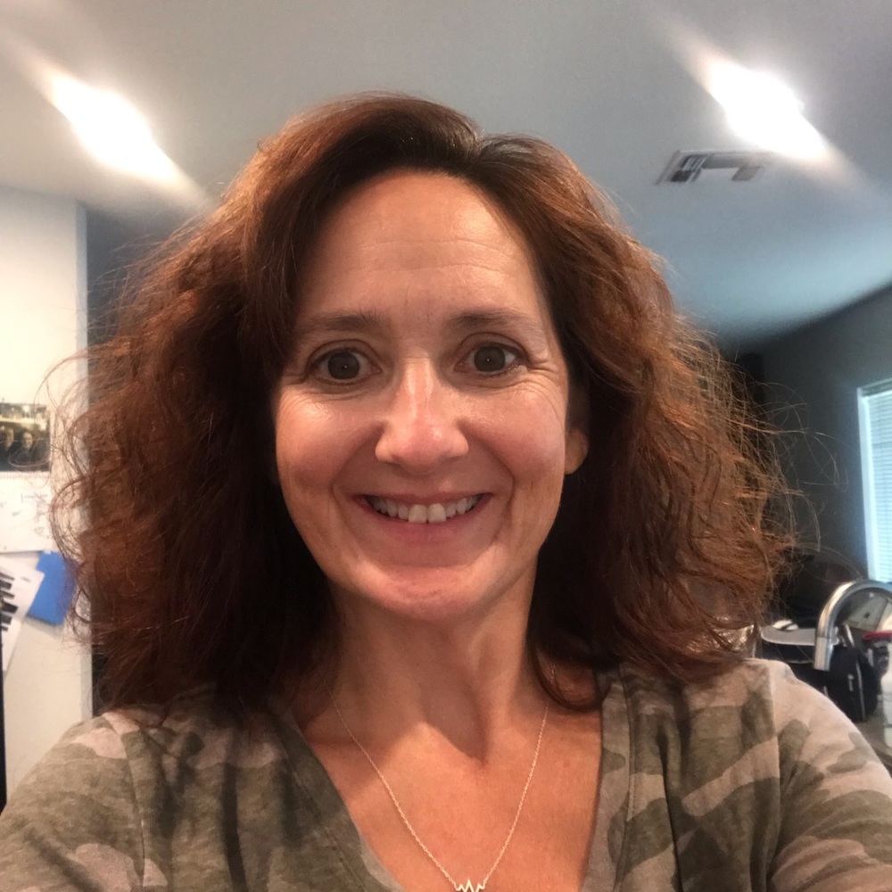 Meet your Posher, Debora